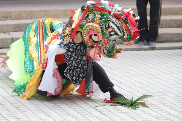 Une danse qilin au Temple Tin Hau hk — Photo