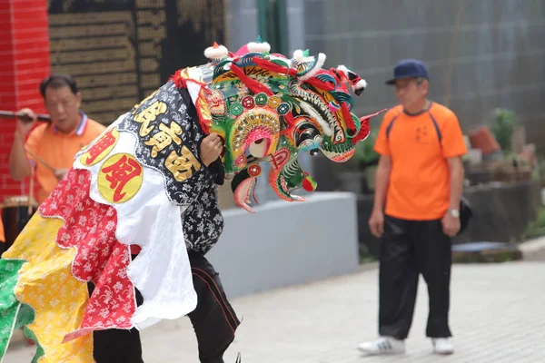 Ένας χορός qilin στο ναό Tin Hau hk — Φωτογραφία Αρχείου