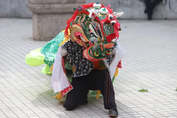 Una danza qilin en Tin Hau Temple hk — Foto de Stock