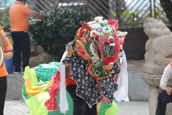 A qilin dance at Tin Hau Temple hk — Stock Photo, Image