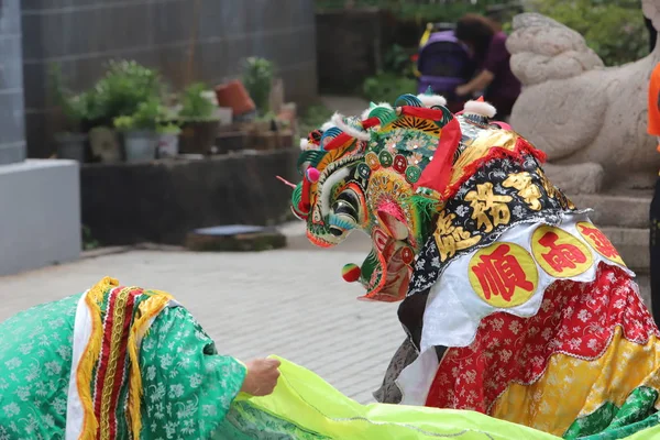 A qilin dance at Tin Hau Temple hk — Stock Photo, Image