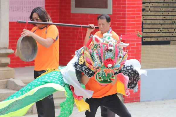 Цилиньский танец в храме Тин Хау — стоковое фото