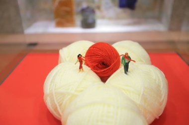  minyatür dünyasında alay