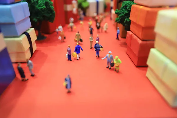 A diversão da figura no mundo em miniatura — Fotografia de Stock