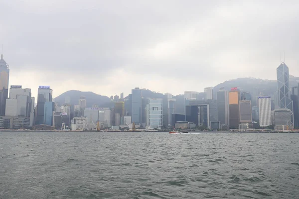 Un paesaggio urbano di Victoria Bay a Hong Kong, Cina . — Foto Stock
