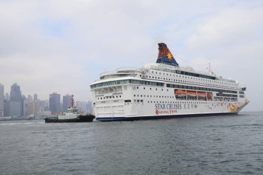 modern iş merkezleri ve cruise gemi, Hong Kong. Asya.