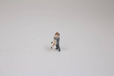 bir mini fuigure insanlar, çift ayakta, aşk kavramı