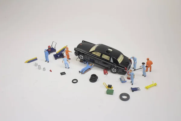 一种微型机械取代汽车穿孔轮胎 — 图库照片