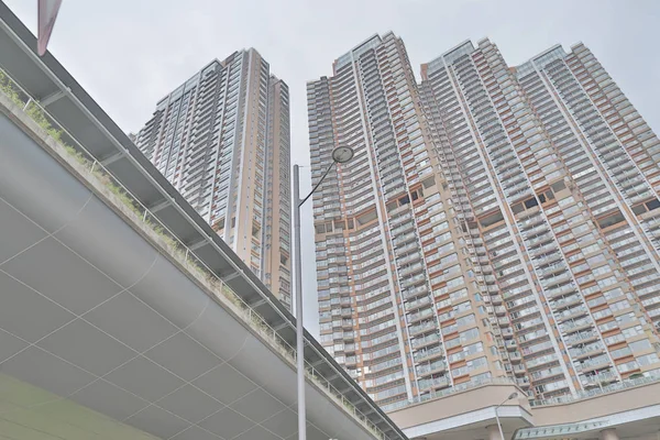 O edifício de apartamento moderno no lado de kowloon — Fotografia de Stock