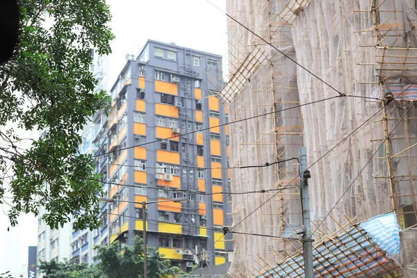 Um antigo edifício de apartamentos Distrito em wan chai — Fotografia de Stock