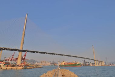 Gündüz, Hong Kong köprüde taşçı