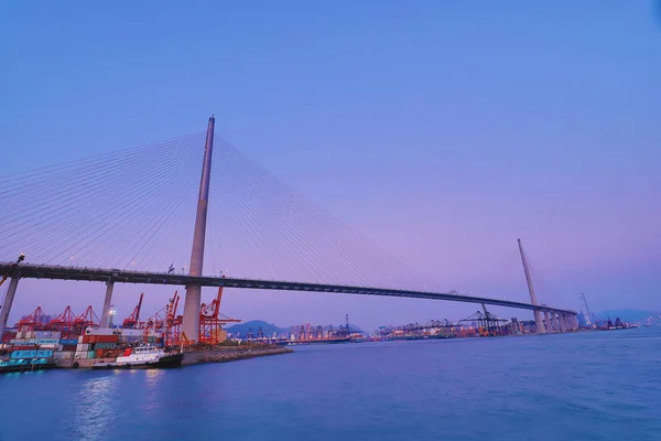 Steinmetzbrücke tagsüber, hong kong — Stockfoto