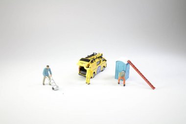 oyuncak van ile bir mini işçi figür 