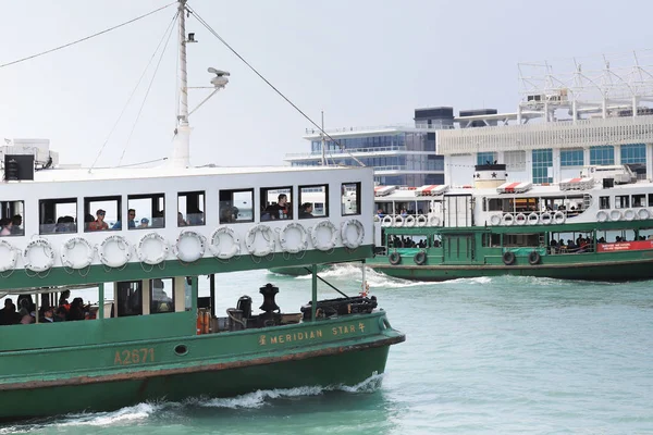 Un ferry de Hong Kong Star a muelle — Foto de Stock