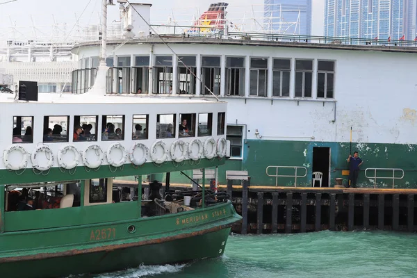 Hong Kong Star Ferry to ferry Pier — стоковое фото