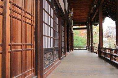bir kapalı yol Byodo, tapınağın Kyoto, Japonya