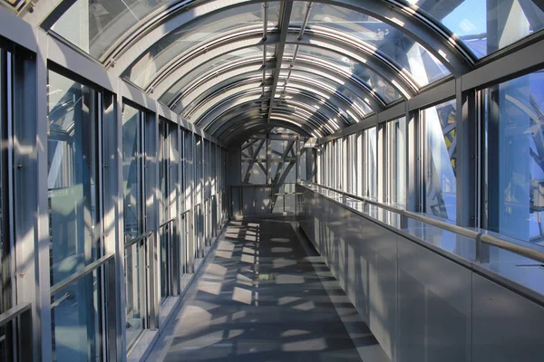 Современный коридор киотского стадиона — стоковое фото
