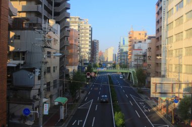çapraz bölge, osaka Japonya cadde görünümü tren 