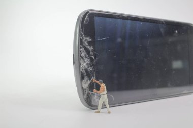 mini figür mobil ekran kırıldı