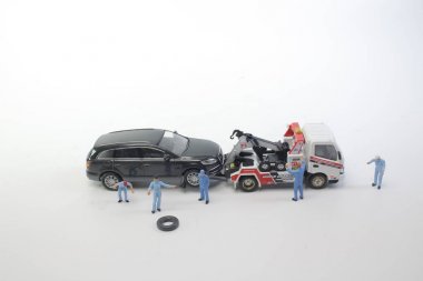 çekici kamyonu olan bir çalışan rakam