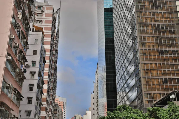 Een moderne kantoorgebouw op Wan Chai, Hk — Stockfoto