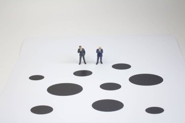 delik bindirme yüzünde Mini figür