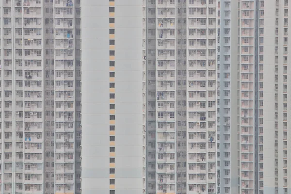 Una antigua vivienda en Pak Tin Estate — Foto de Stock