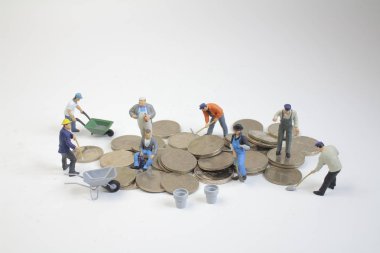 mini işçi paralar taşıyın. Artan para 