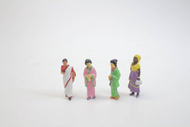 bir grup yabancı mini figür