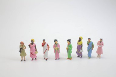 bir grup yabancı mini figür