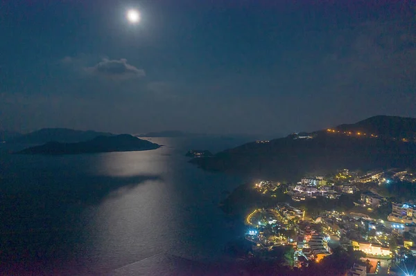 11 누 브 2019 년 홍콩 실버란 드 해변 위의 달 — 스톡 사진