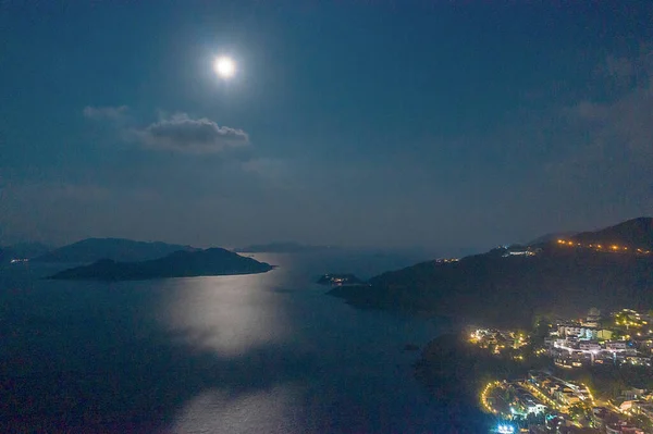 11 누 브 2019 년 홍콩 실버란 드 해변 위의 달 — 스톡 사진