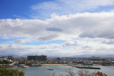 Hanshin Otoyolu Osaka Limanı manzarası