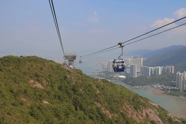 23 Nov 2019 Ngong Ping 360 cable car above Lantau Island in Hong — Stock Photo, Image