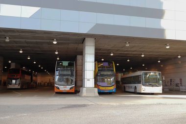 23 Kasım 2019 Tung Chung İstasyonu; Tung Chung Şehir Merkezi