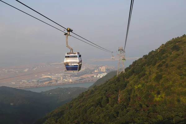 23 Νοε 2019 Ngong Ping Cable Car, Χονγκ Κονγκ την ημέρα — Φωτογραφία Αρχείου