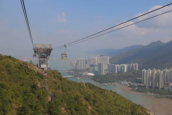 23 Nov 2019 Téléphérique Ngong Ping 360 au-dessus de l'île de Lantau à Hong — Photo