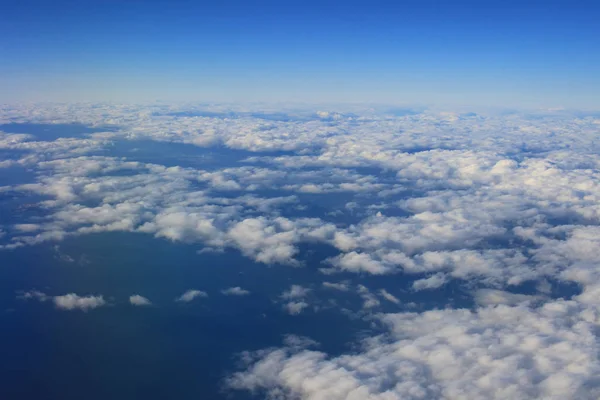 空中から見る空の白い雲 — ストック写真