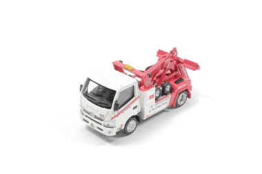 Mini işçiler motor tamircisi olarak çalışıyorlar.