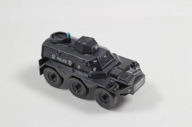 Swat ve Polisle Min Polis Arabası.