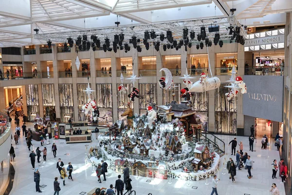 9 Dec 2019 interior of the Landmark shopping mall. A mérföldkő, — Stock Fotó