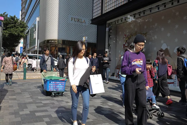 24 Aralık 2019 'da Hong Kong' da sokak manzarası. Hon 'da genel sokak manzarası — Stok fotoğraf