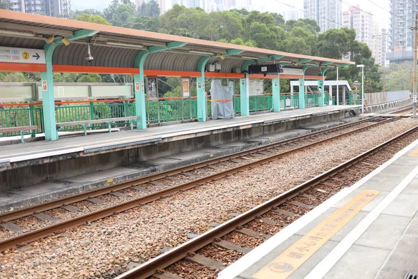 11 jan 2020 Light rail in Hong Kong, Σταθμός Fung Tei — Φωτογραφία Αρχείου