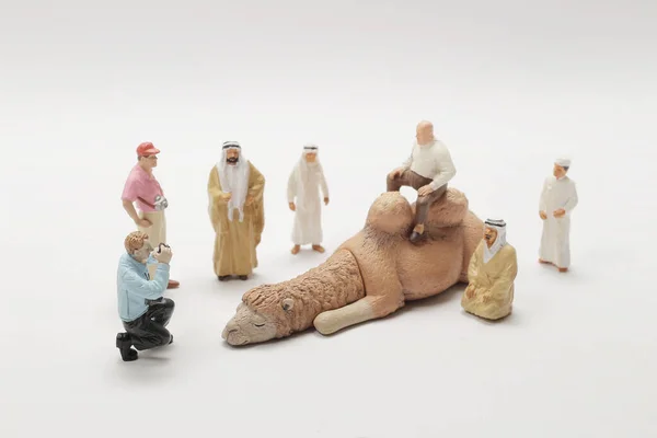 La figura del pueblo de Arabia con el Camello — Foto de Stock