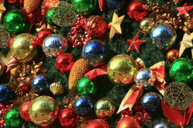 6 Aralık 2008 'de Noel süsüyle birlikte büyük bir Noel ağacı