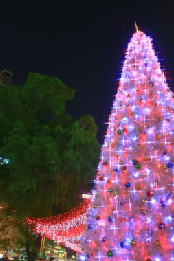 16 dec 2008 christmas tree at Park Lane Shopper Boulevard. 