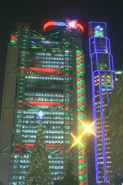 16 dec 2008 photo in front of Christmas tree in Central district