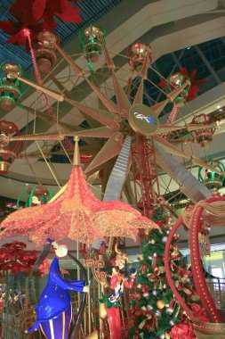 16 dec 2008  interior of the IFC shopping mall at hong kong