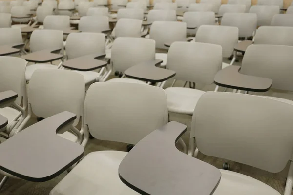 Een Lege zetel collegezaal. geen mensen. — Stockfoto