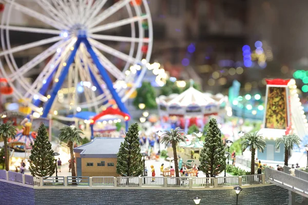 11 февраля 2020 весело масштаб тематической фигуры парка. Городская миниатюра, город — стоковое фото